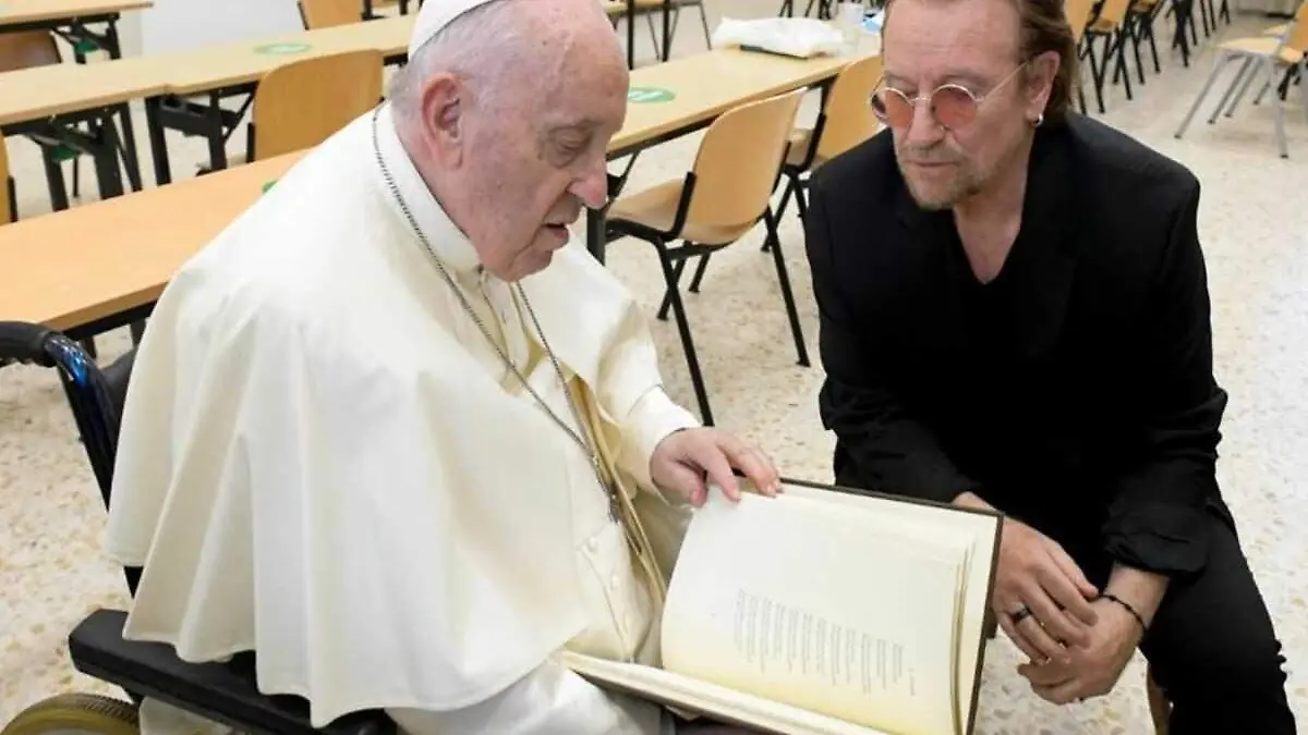 Papa Francisco con Bono